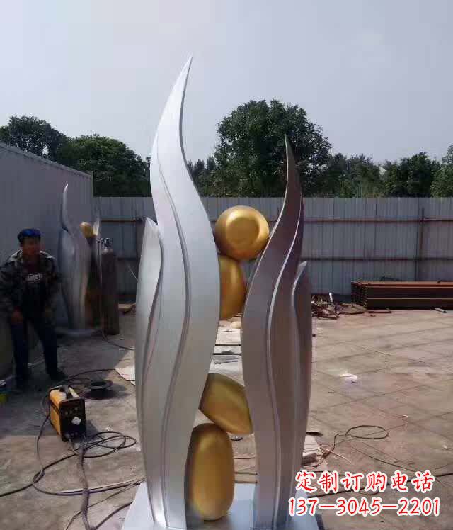 绵阳不锈钢广场翅膀雕塑象征着自由之翼