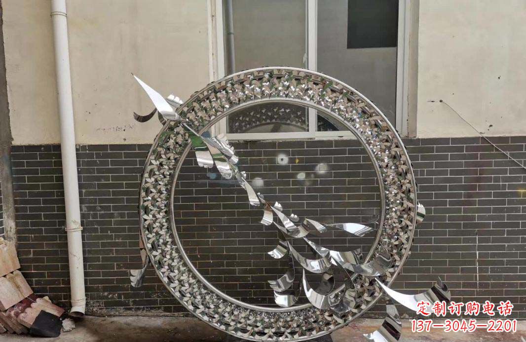 绵阳“不锈钢广场飞鸽圆环雕塑”精美的艺术品