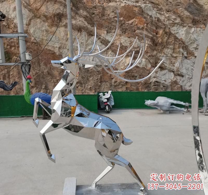 绵阳梅花鹿雕塑美丽而神秘的存在