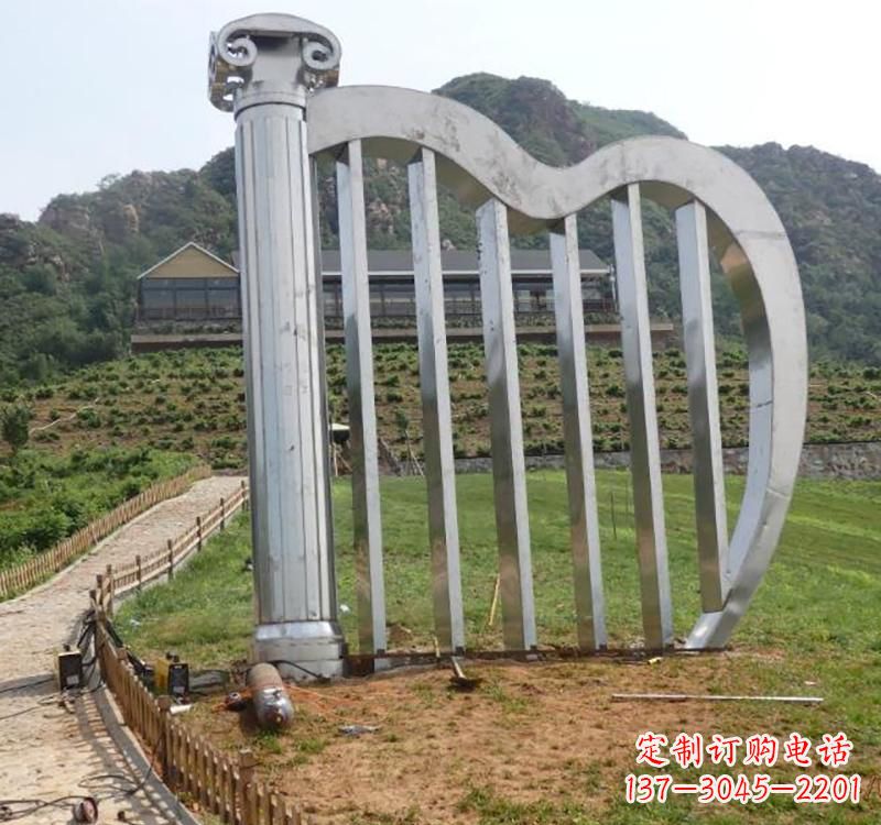 绵阳不锈钢竖琴雕塑——雕塑艺术的精粹