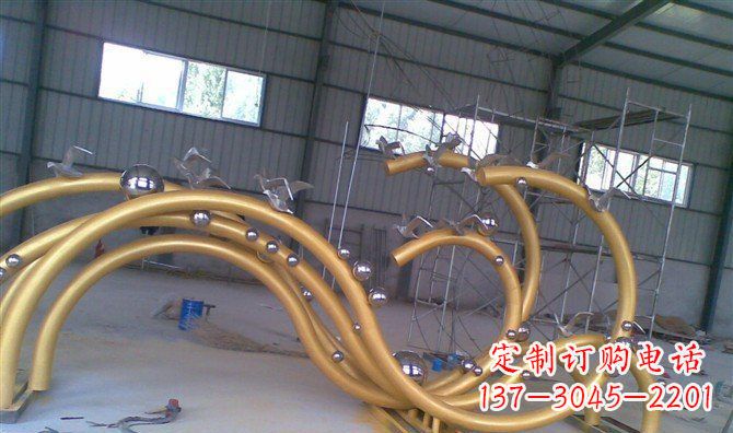 绵阳海鸥景观以不锈钢雕塑点亮海岸