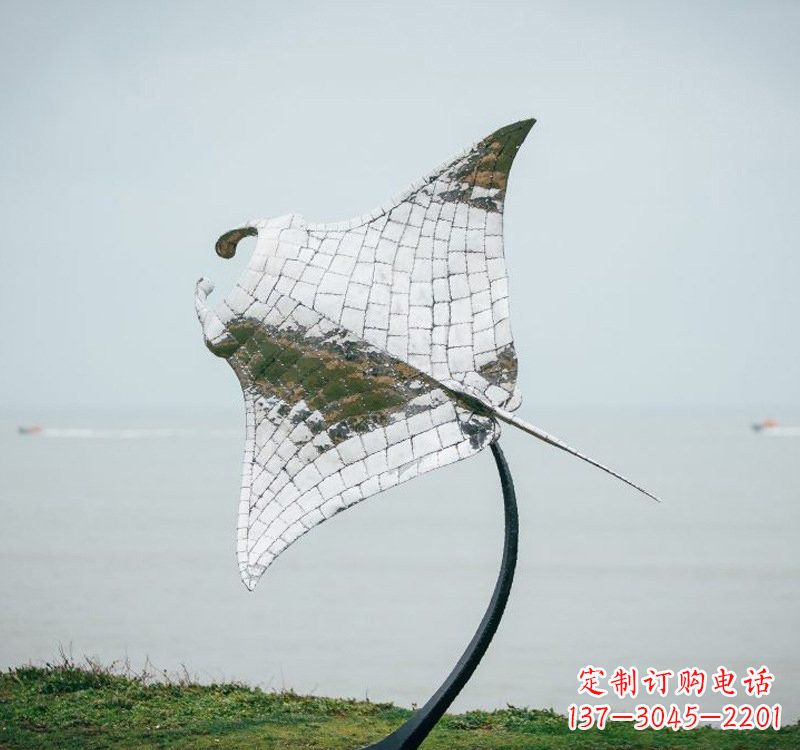 绵阳不锈钢海洋动物蝠鲼雕塑艺术与环保的完美结合