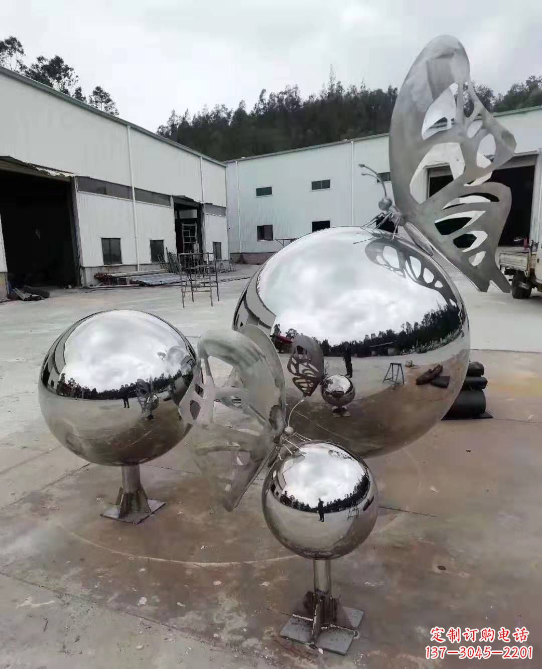 绵阳不锈钢蝴蝶雕塑美丽而迷人