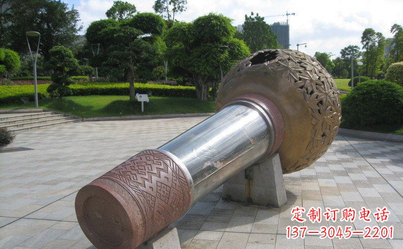 绵阳“铸就记忆的不锈钢话筒雕塑”