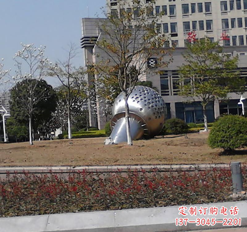 绵阳不锈钢话筒雕塑简约而又具有现代感