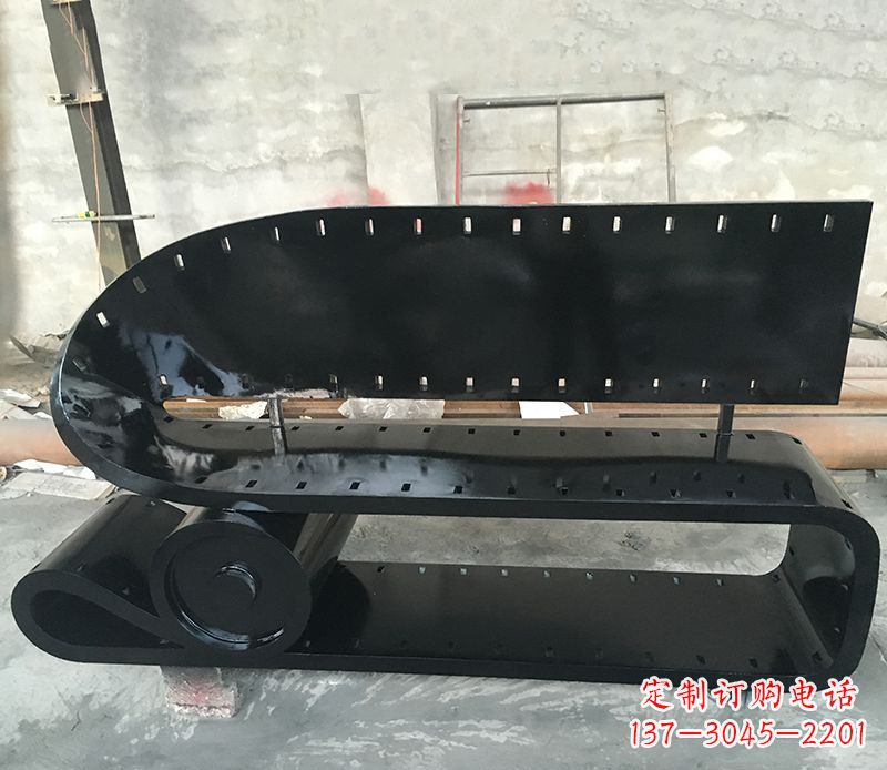 绵阳精美不锈钢胶卷雕塑