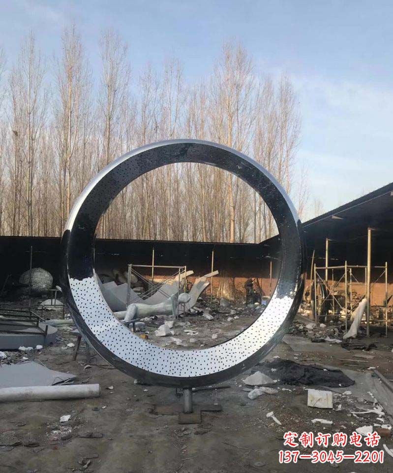 绵阳不锈钢圆环雕塑抽象美的体现