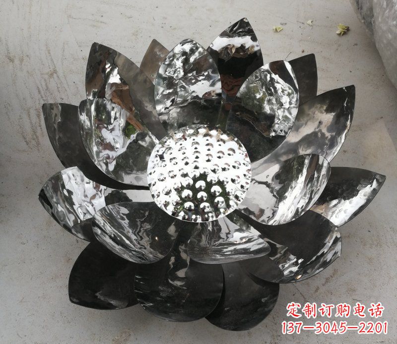 绵阳不锈钢镜面的荷花雕塑——彰显美丽与恬静