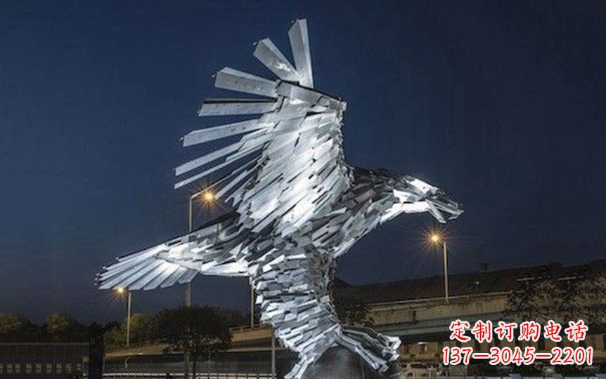 绵阳金色老鹰展翅飞翔——不锈钢老鹰抓球广场景观雕塑