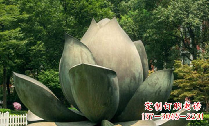 绵阳不锈钢莲花公园精美的雕塑装点
