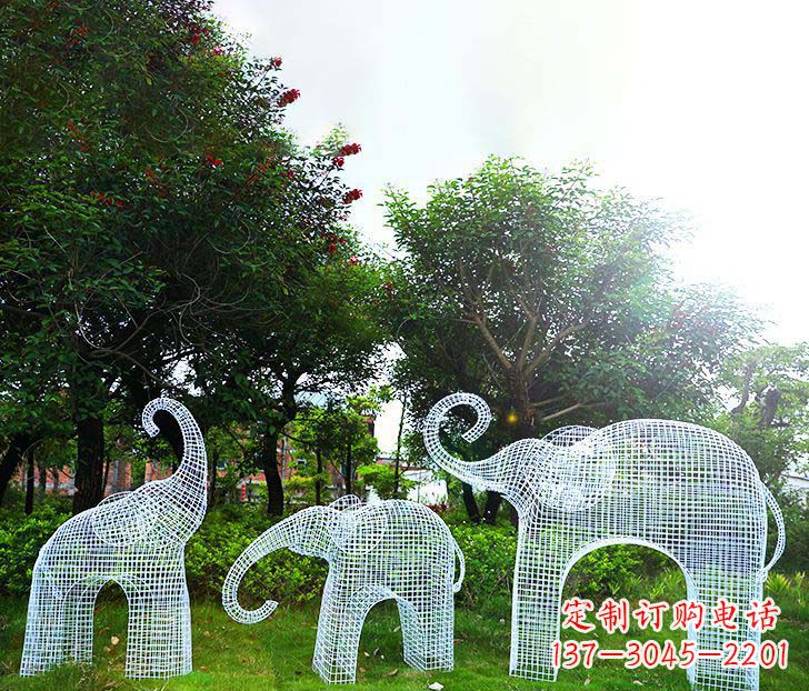绵阳不锈钢镂空大象雕塑一件精美的艺术品