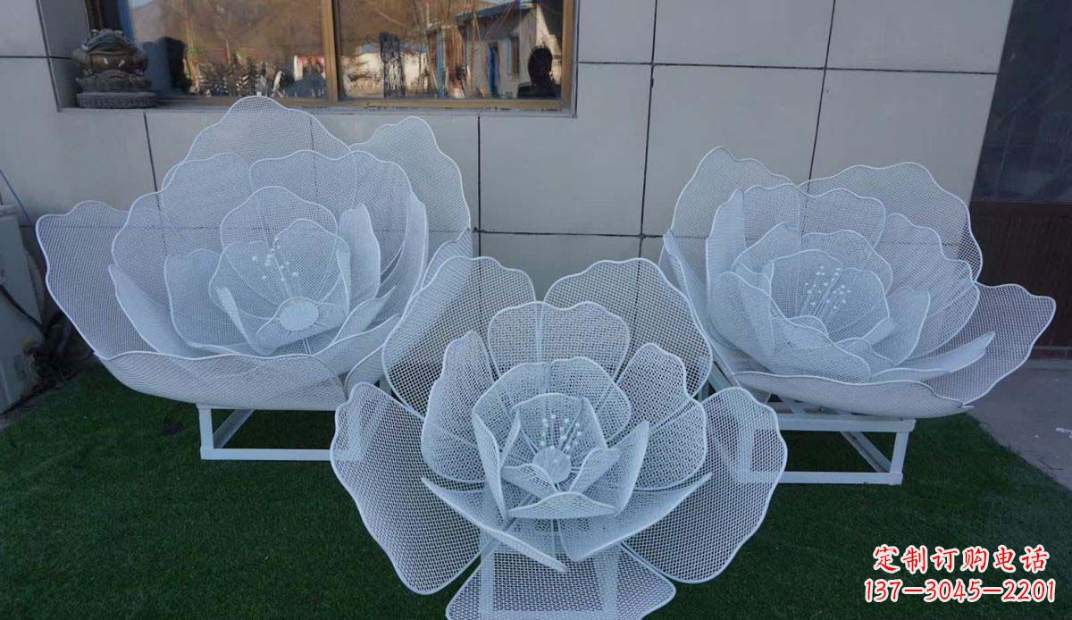 绵阳不锈钢荷花雕塑一种精美而经久不衰的艺术品