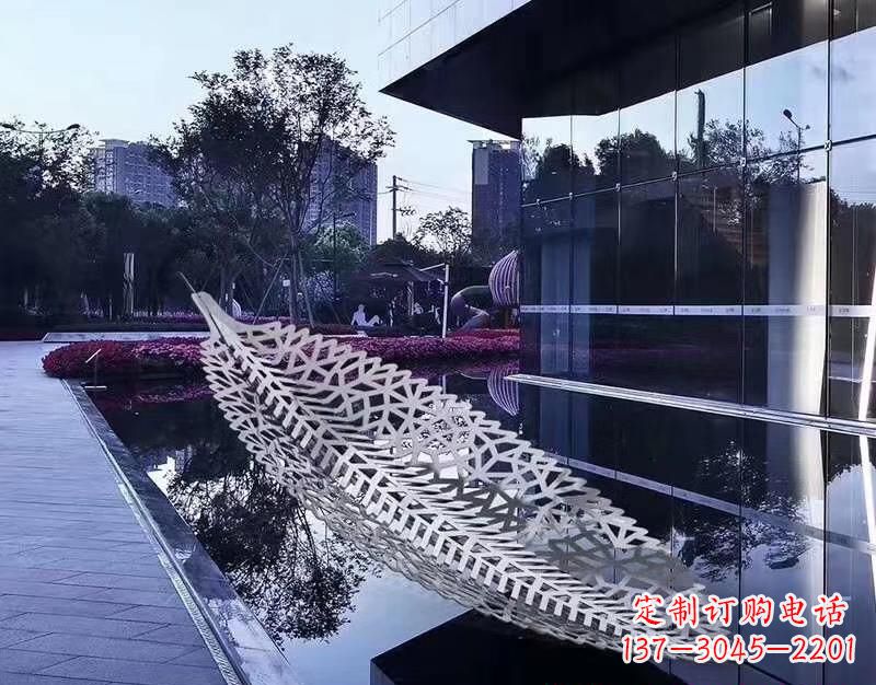 绵阳不锈钢镂空树叶雕塑——精致美观的艺术精品