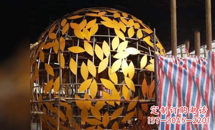 绵阳不锈钢镂空树叶雕塑——精美绝伦
