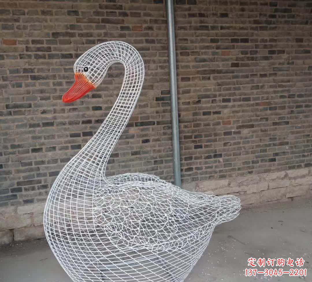 绵阳不锈钢镂空天鹅雕塑精美而优雅