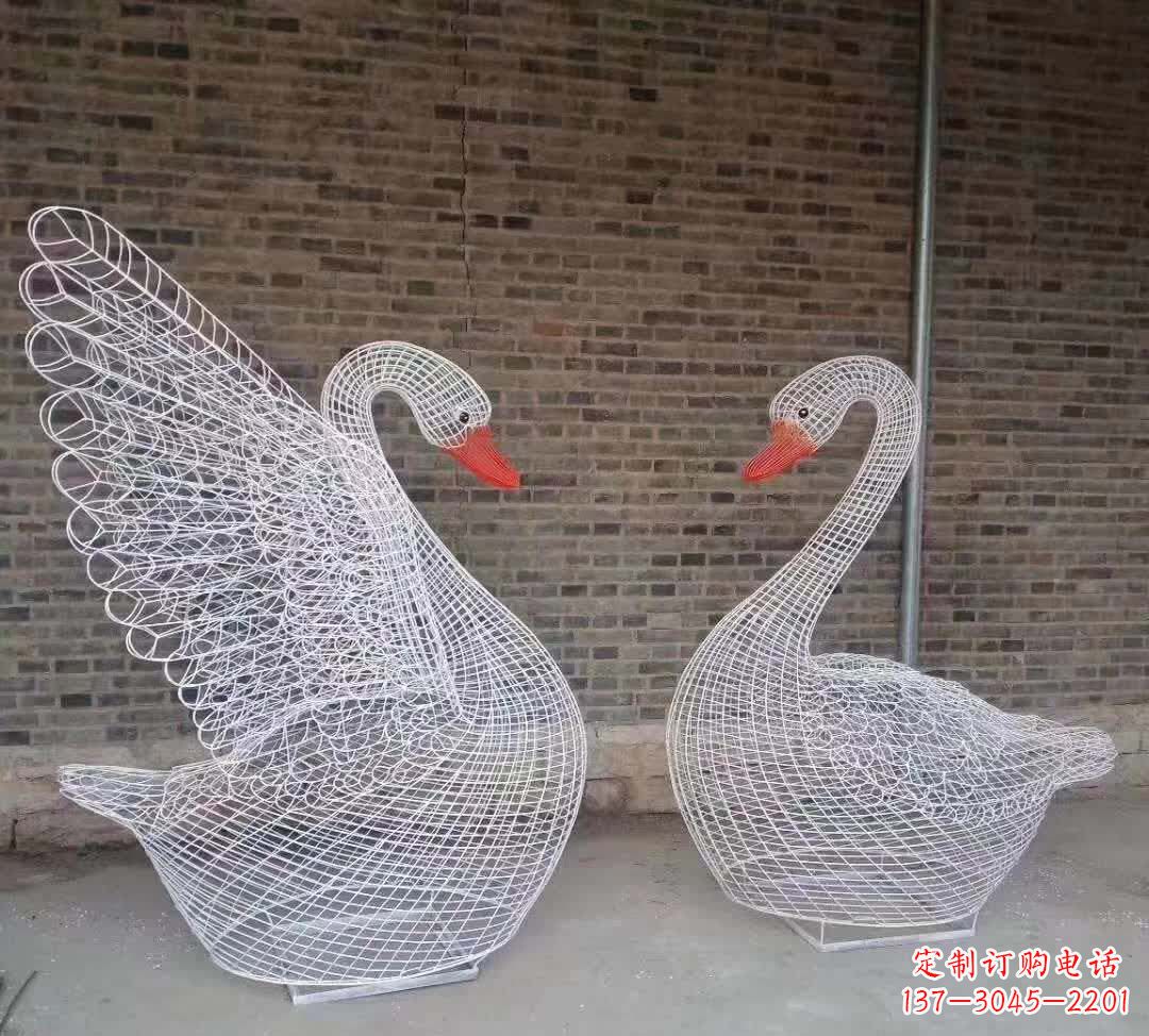 绵阳不锈钢镂空天鹅雕塑——美丽动人