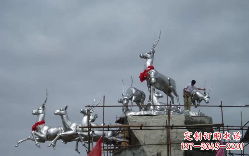 绵阳不锈钢动物雕塑——美丽宁静的自然之美
