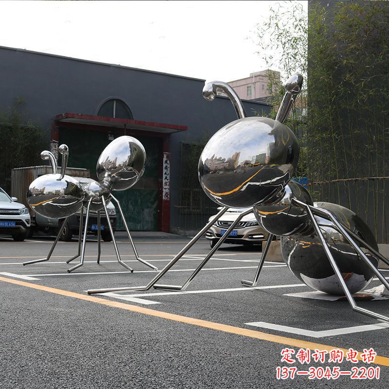 绵阳蚂蚁雕塑给城市街道带来活力