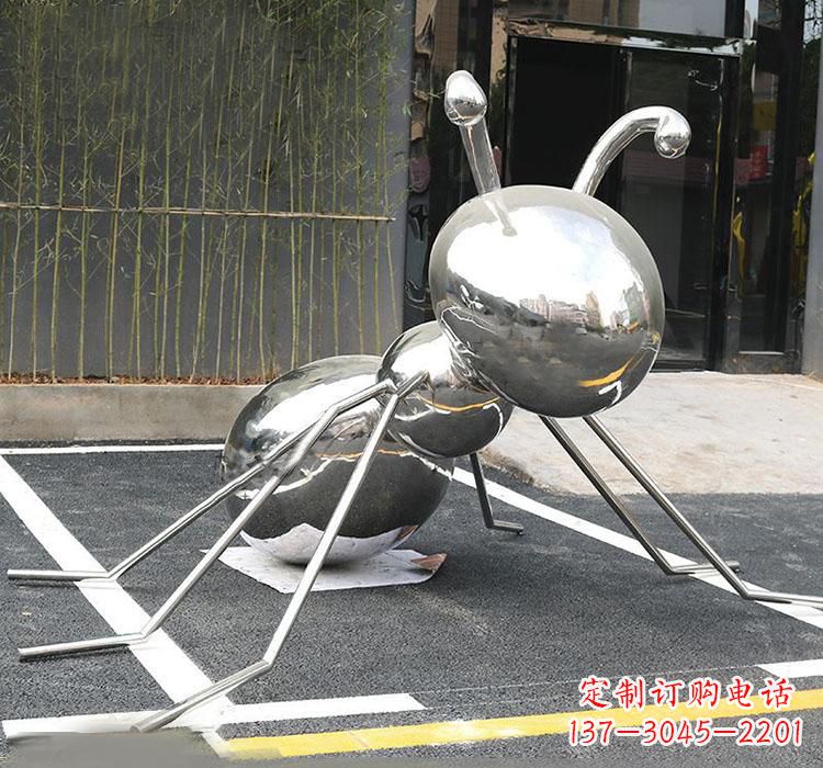 绵阳不锈钢蚂蚁雕塑象征着勤劳与坚毅