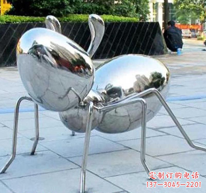 绵阳不锈钢蚂蚁雕塑一座象征努力的艺术作品