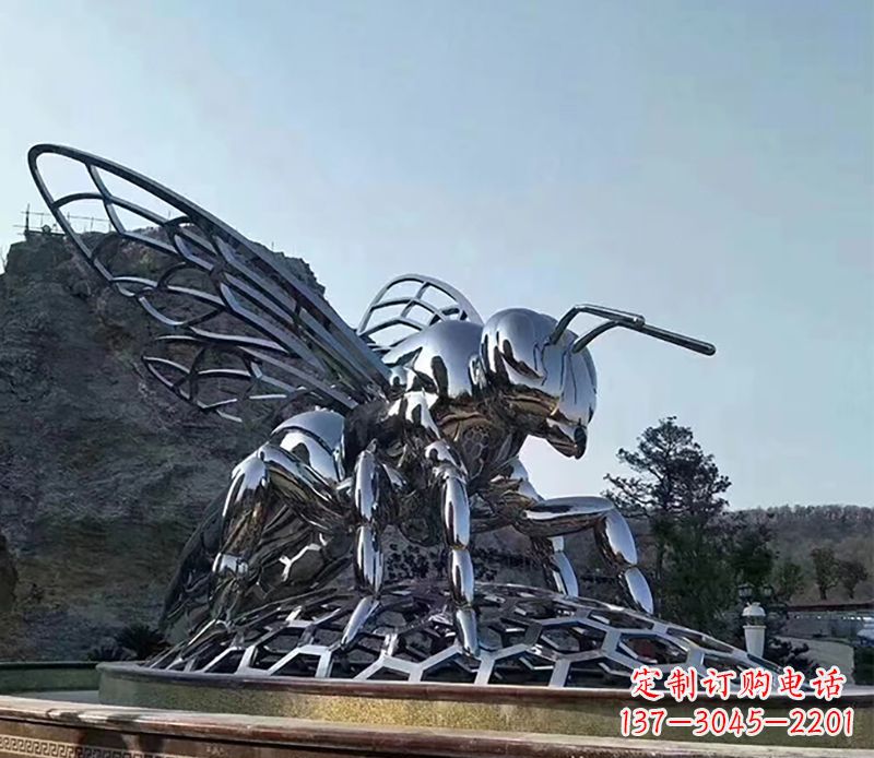 绵阳不锈钢蜜蜂雕塑精美雕塑点缀环境
