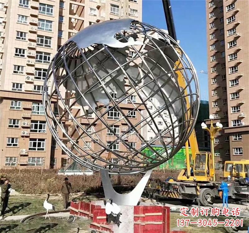 绵阳不锈钢地球仪雕塑以艺术表达地球的美
