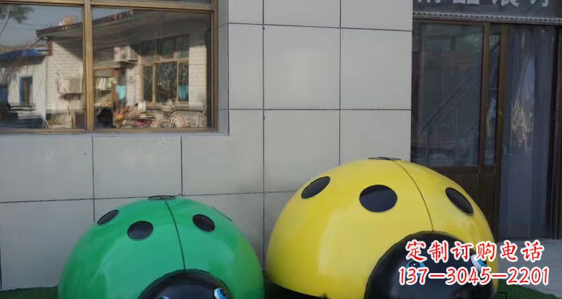 绵阳不锈钢瓢虫雕塑精致而富有艺术感