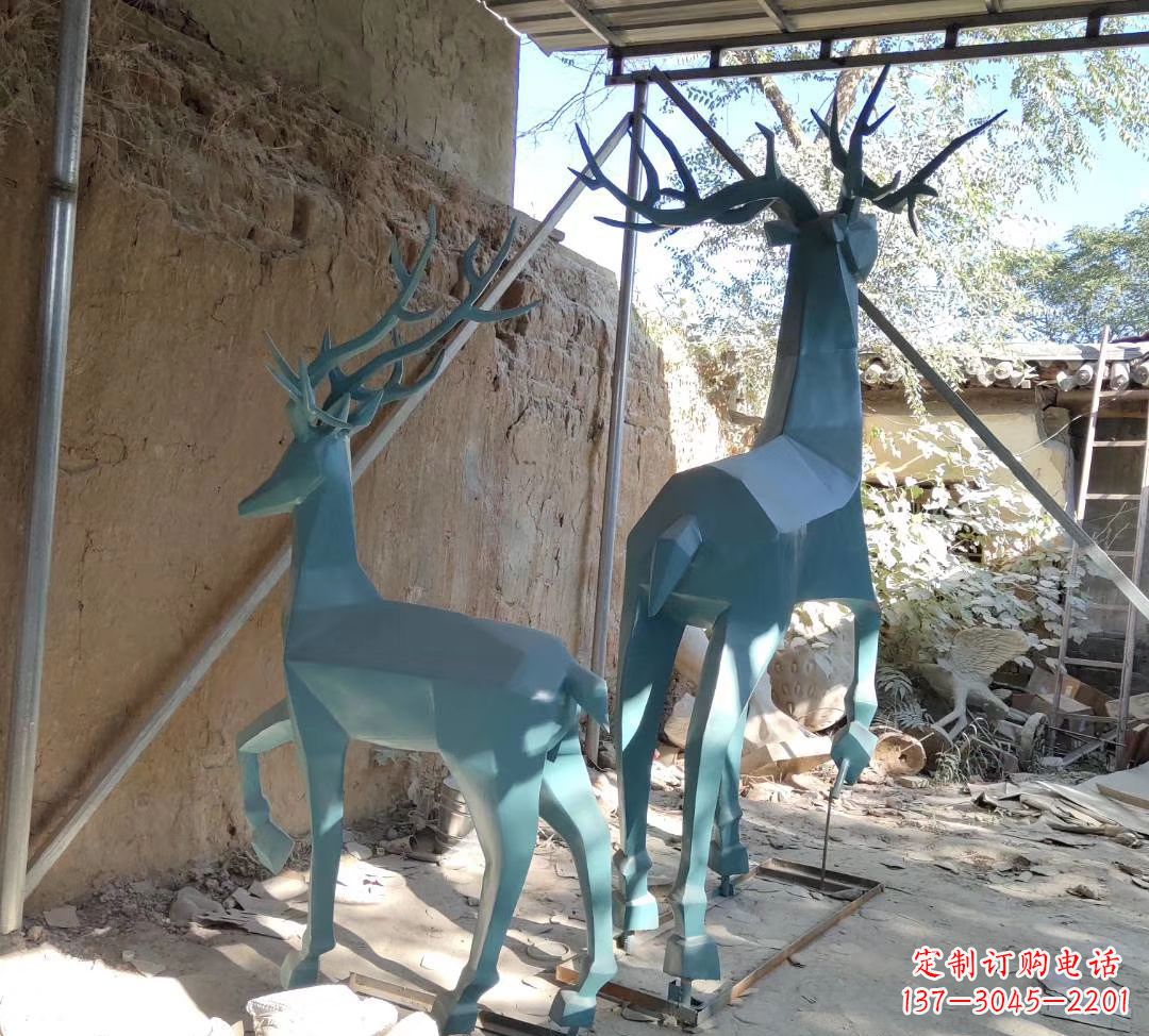 绵阳不锈钢切面景观鹿雕塑——给景观增添优雅