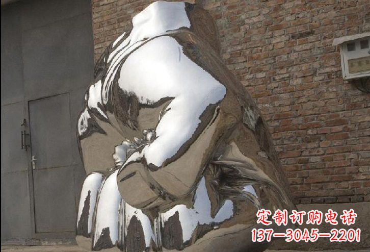 绵阳不锈钢拳头雕塑给人以力量的象征