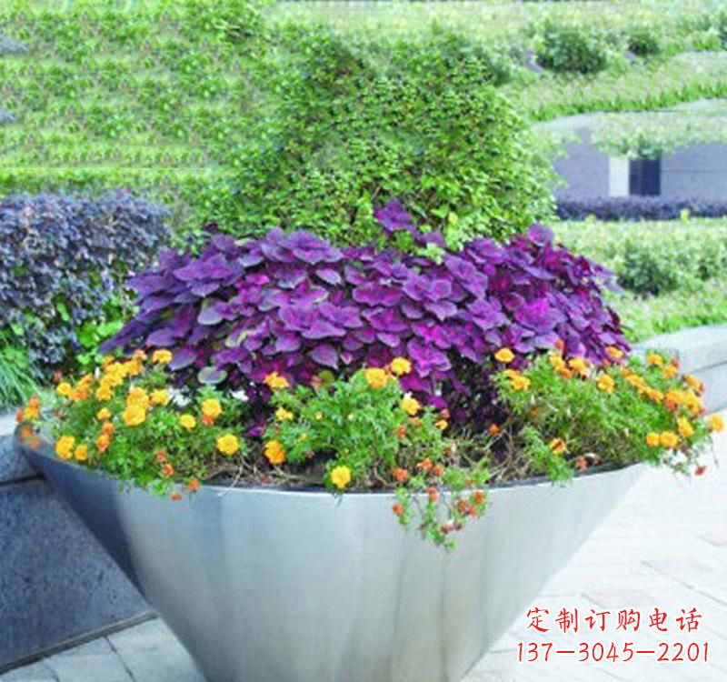 绵阳不锈钢花盆雕塑艺术之美