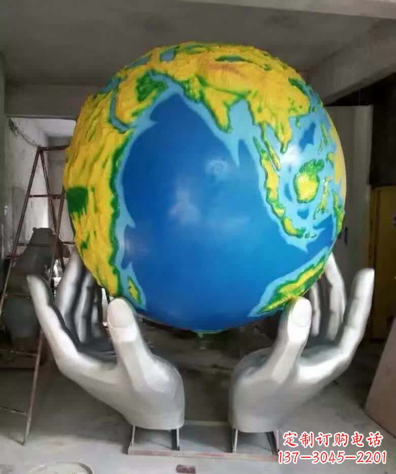 绵阳不锈钢手托地球雕塑精美的艺术作品