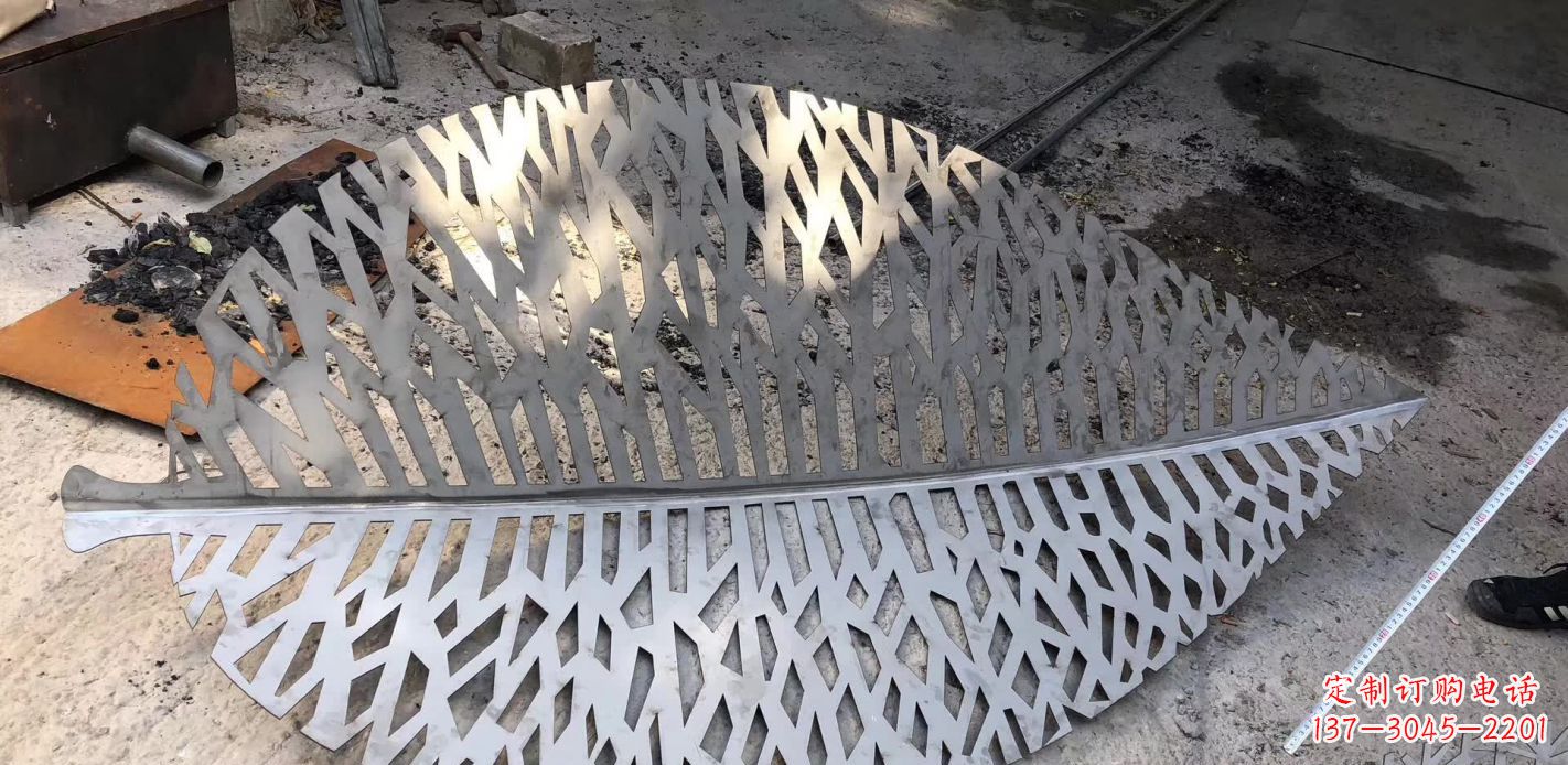 绵阳不锈钢树叶雕塑精美的艺术品