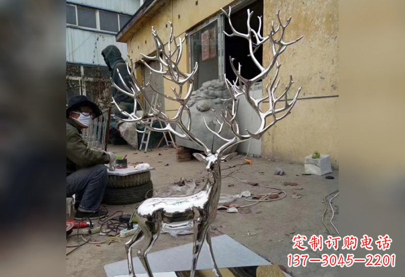 绵阳不锈钢树枝鹿雕塑艺术精美的自然之美
