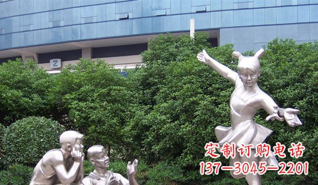 绵阳不锈钢制作的儿童踢毽子雕塑