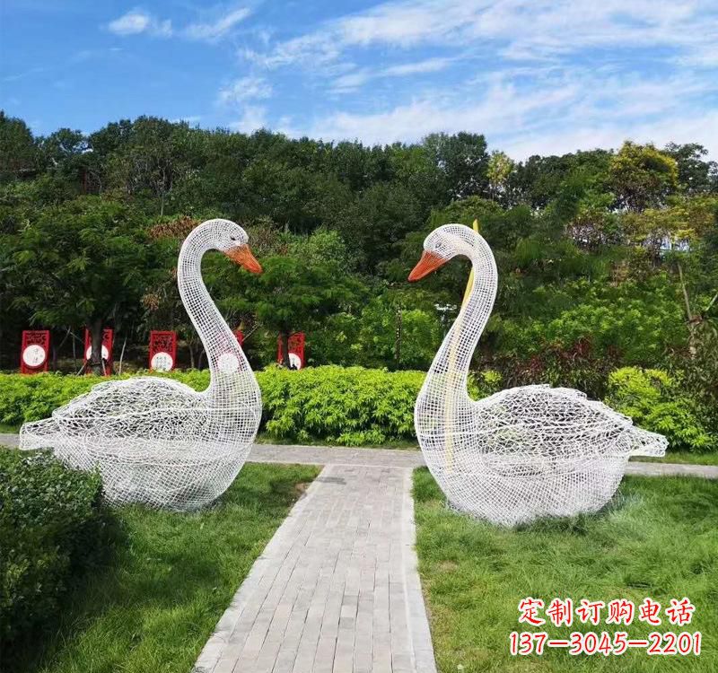 绵阳不锈钢天鹅雕塑——象征着爱与和平