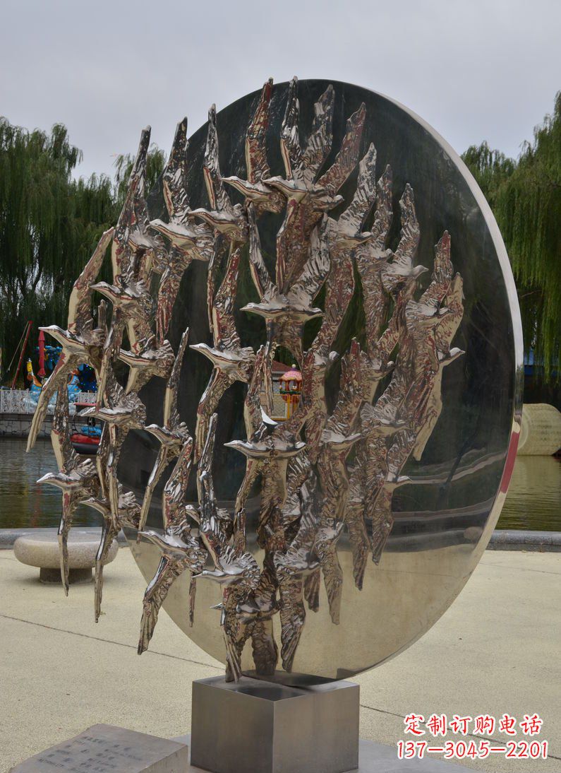 绵阳不锈钢天鹅雕塑之美