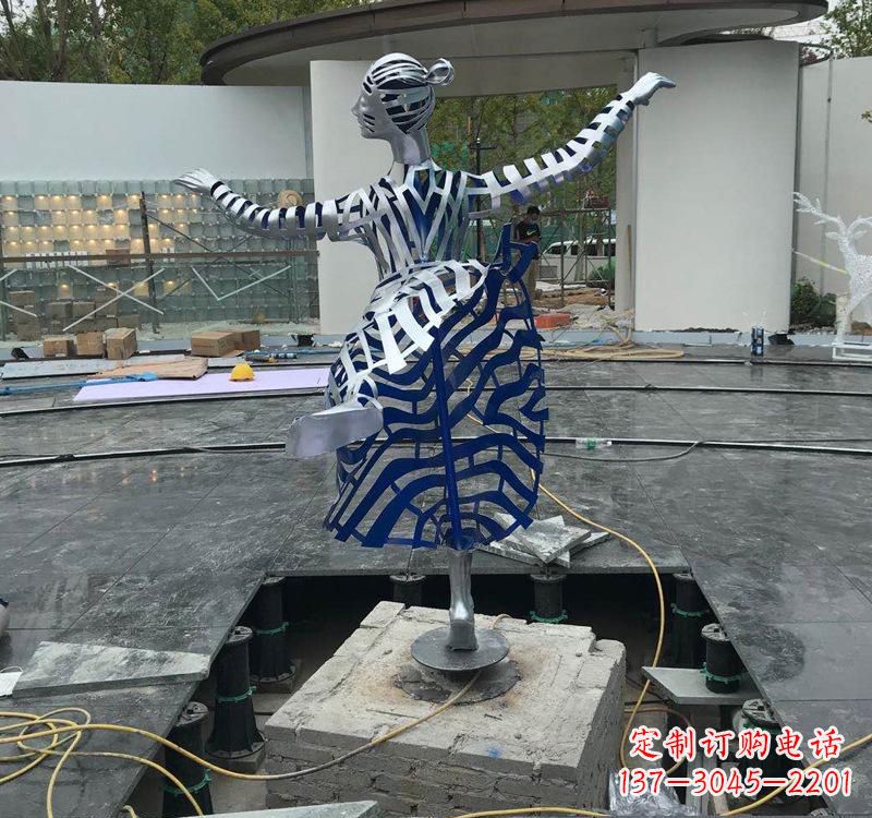 绵阳不锈钢女孩——精美雕塑