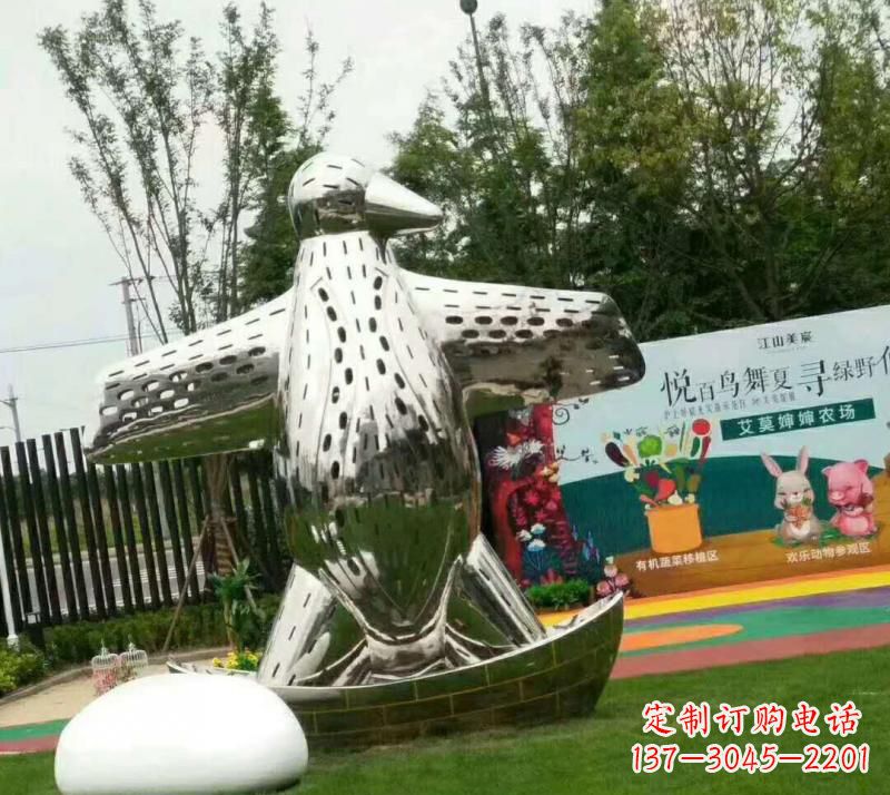 绵阳不锈钢现代企鹅雕塑