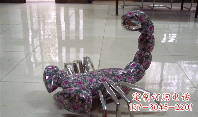 绵阳不锈钢蝎子雕塑精美的装饰品