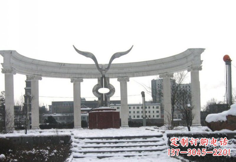 绵阳雄鹰展翅——一件精美的不锈钢雕塑