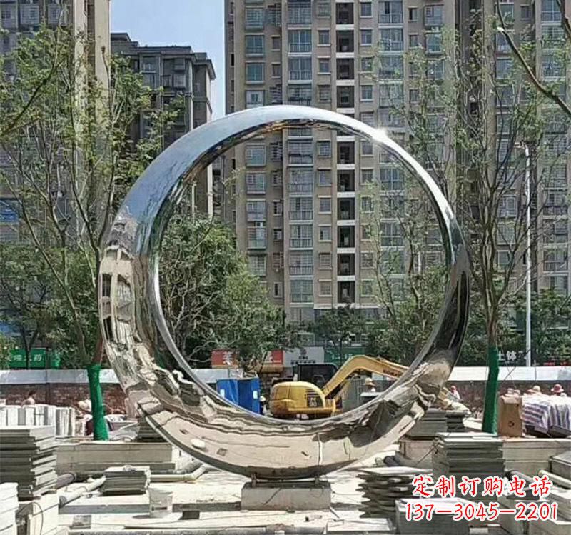 绵阳不锈钢艺术圆环雕塑——艺术的精粹