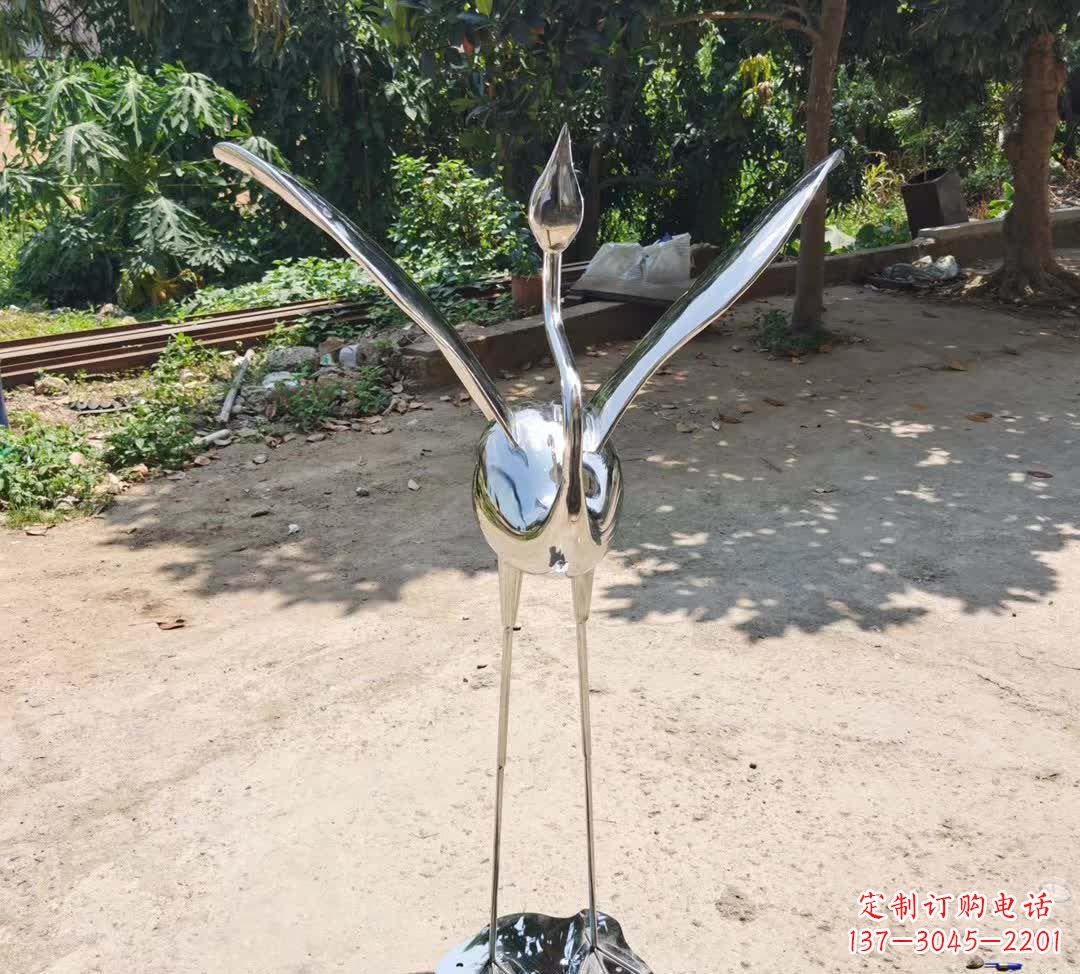 绵阳不锈钢仙鹤雕塑——传承灵动之美
