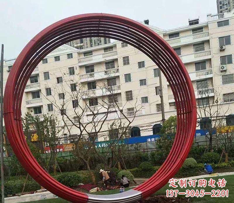 绵阳不锈钢圆环雕塑精致而经久耐用