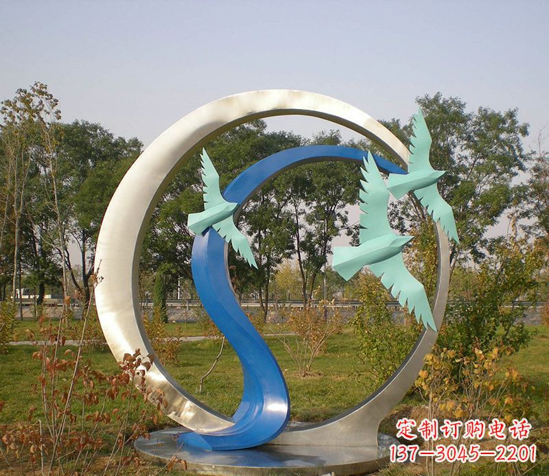 绵阳不锈钢圆环雕塑精致而优雅