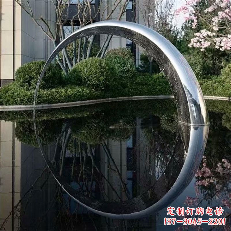 绵阳不锈钢月亮雕塑璀璨照亮夜空