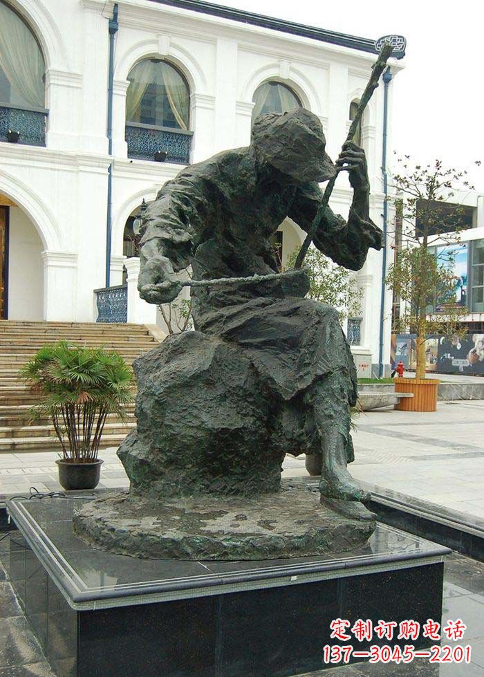 绵阳节奏轻快的二胡雕塑