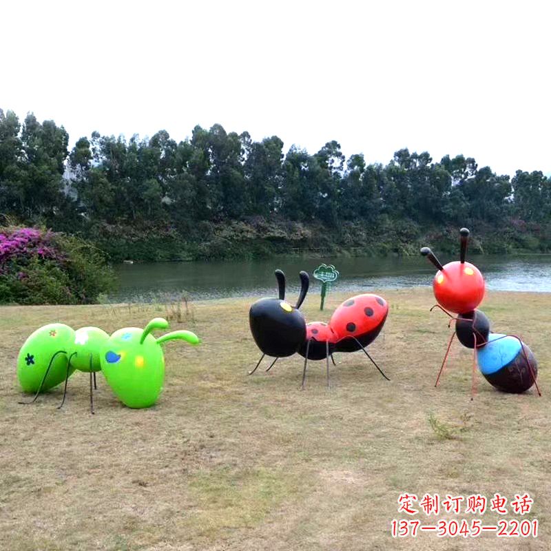 绵阳彩绘玻璃钢蚂蚁雕塑——精致又充满动感