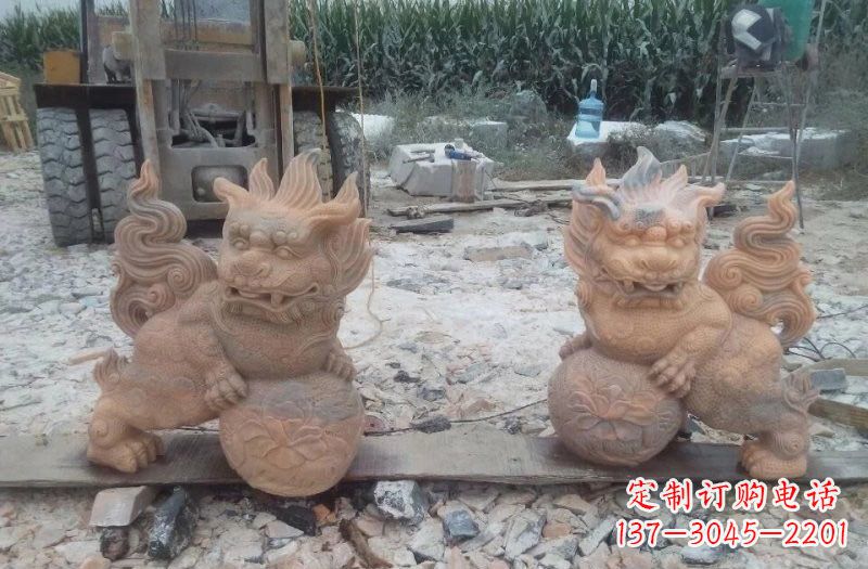绵阳狮子雕塑踩球小狮子石雕