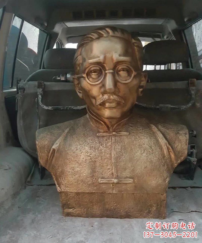 绵阳蔡元培铜雕缅怀一位先驱者