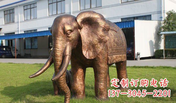 绵阳大象雕塑——草地上的巨人